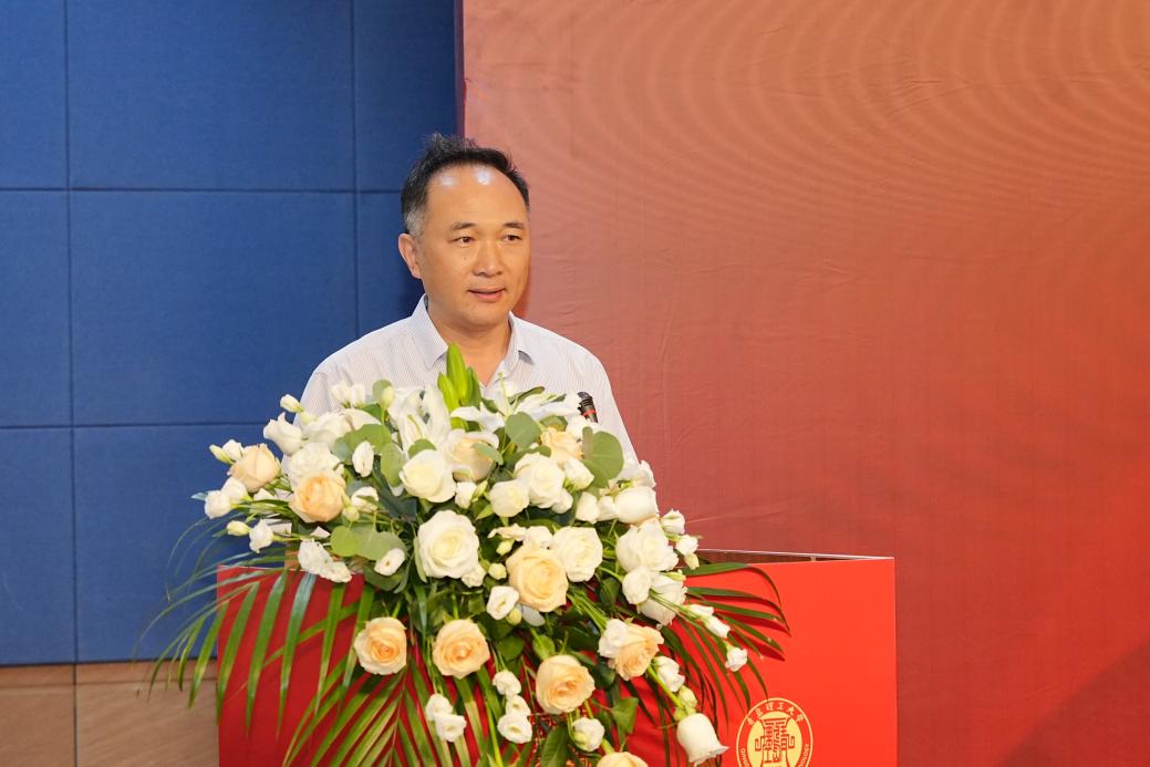 图3 伟德国际1946bv官网党委常委、副校长郭建锋致辞